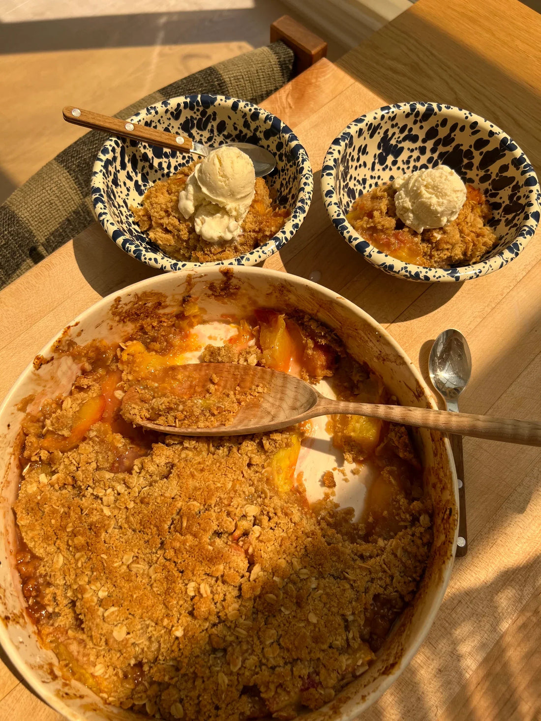 Peach Cardamom Pod Crumble