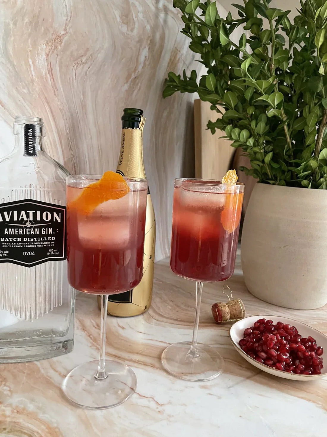 Pomegranate gin fizz